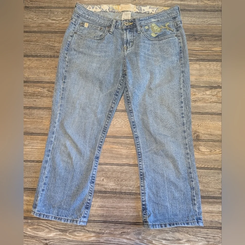 Z. Cavaricci Capri Jeans With Rose Embroidery Well Loved